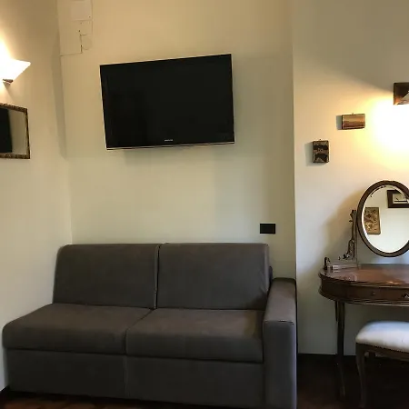 Vomero Beds & Suites *